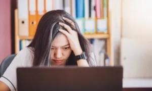 Con nhà nghèo cố bằng mọi cách vào đại học